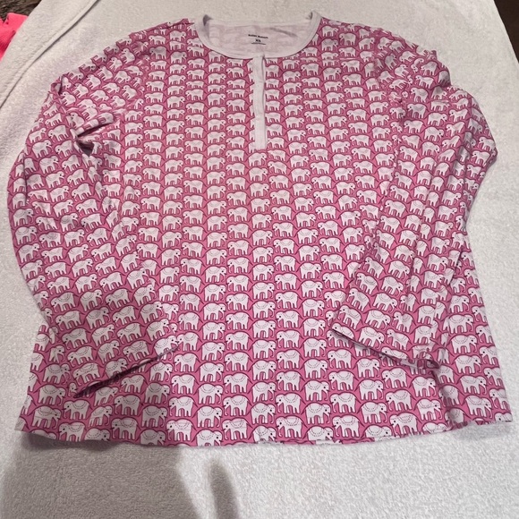 Roller Rabbit Hathi pajama set. Size xs